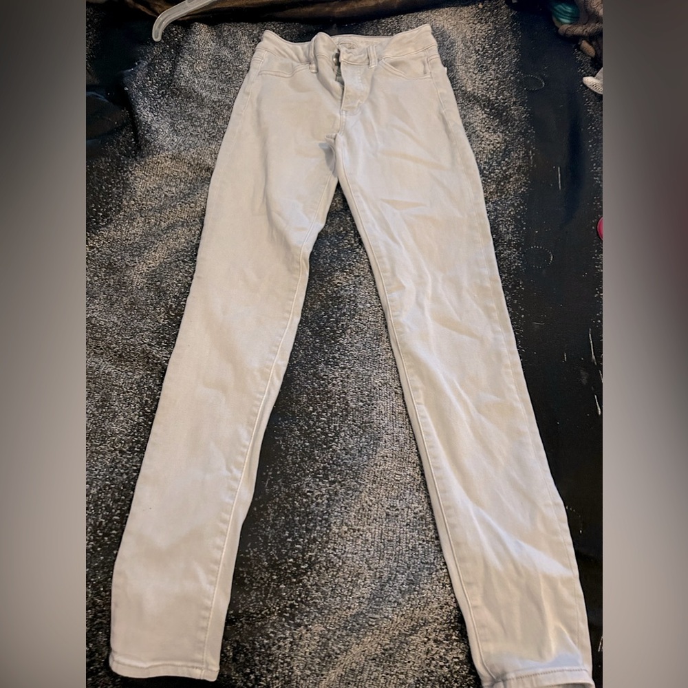 American eagle straight leg jeans greyish off white stretch jeans. Size 0